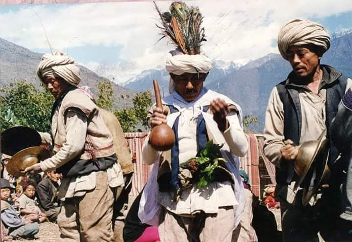 नेपालका परम्परागत उपचारकको हराउँदै गएको परम्परा