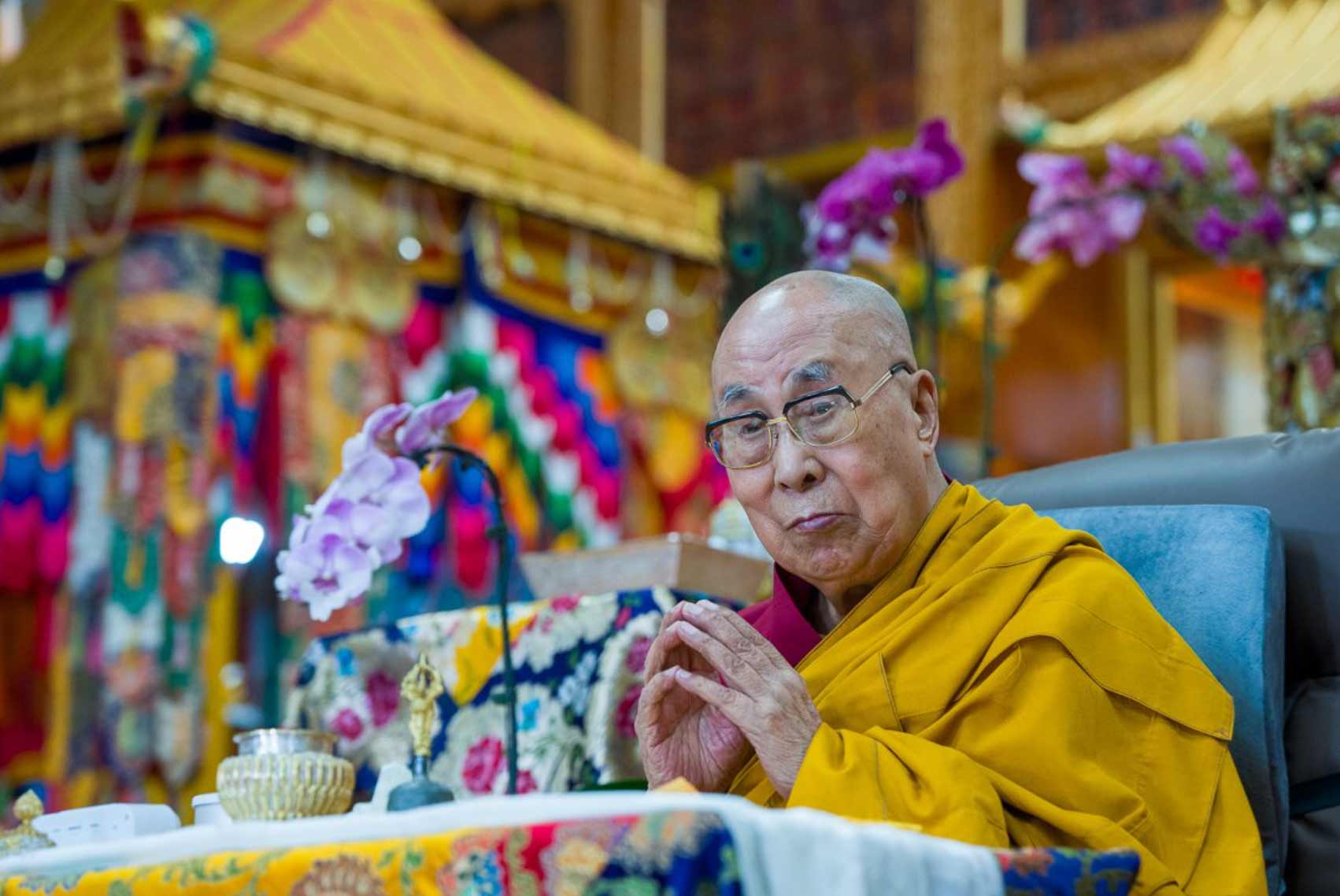 नेपाल र तिब्बतका बाढीपीडितका लागि दलाई लामाले गरे विशेष प्रार्थना