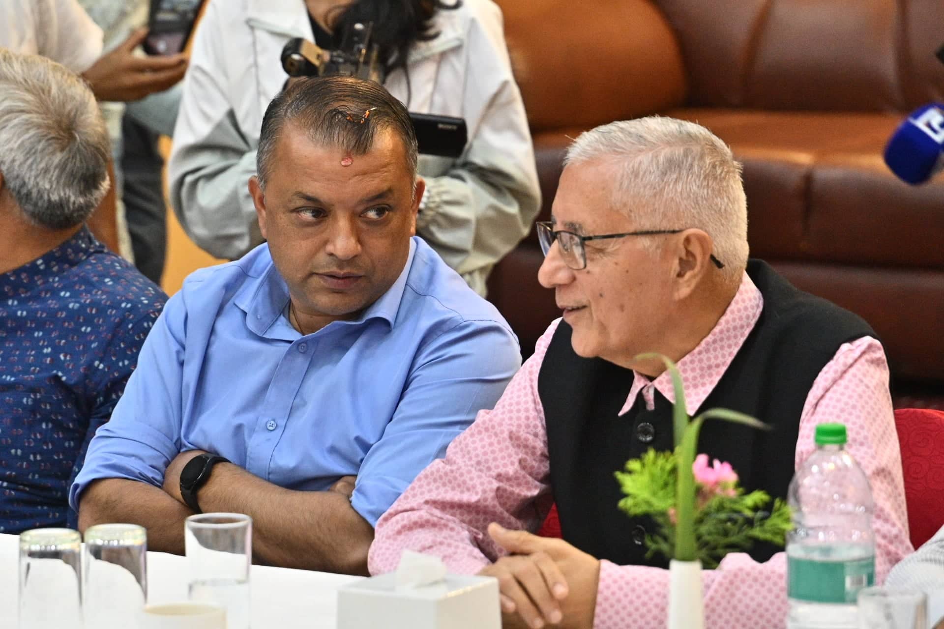 गगन थापा र शेखर कोइरालाबीच भेट, कांग्रेस एकताका विषयमा छलफल