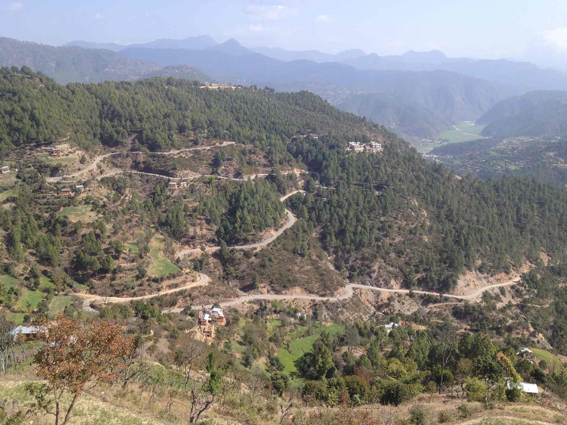 सल्यानमा विद्यालय जाने क्रममा लडेर १४ वर्षीया बालिकाको मृत्यु